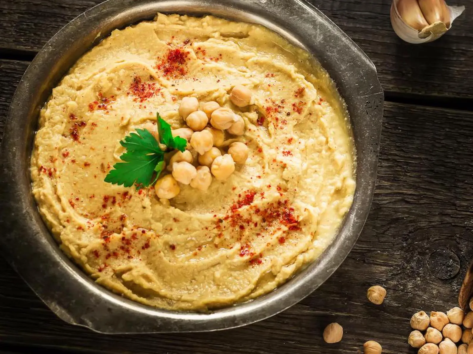 Houmous crémeux, pois chiches et paprika